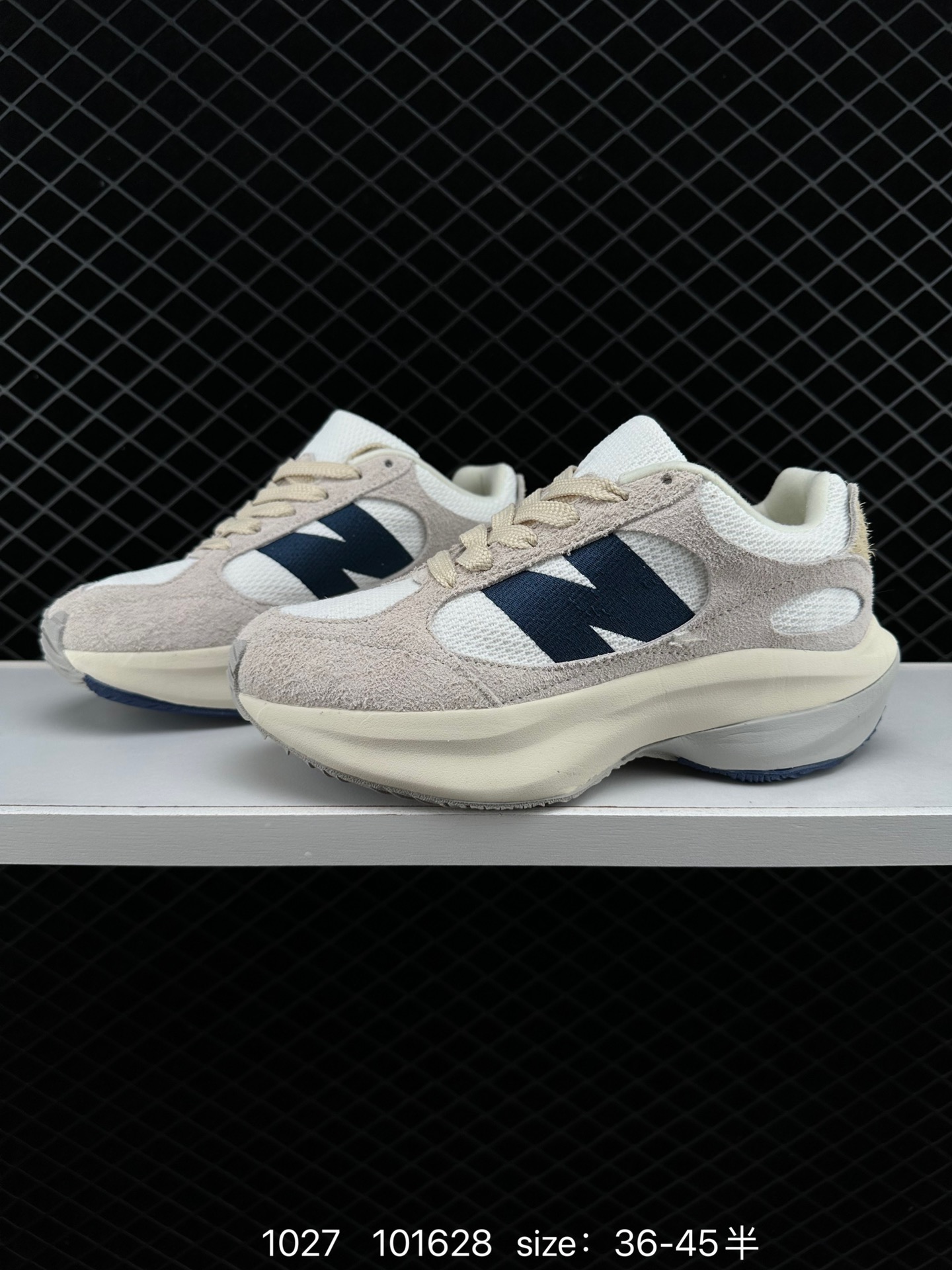 AURALEE x New Balance Warped Runner